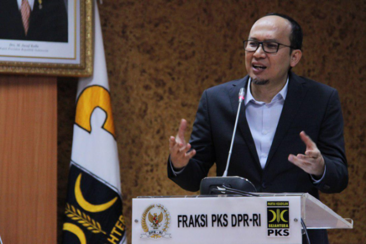 Anggota DPR Ecky Awal Mucharam ingin upaya penurunan defisit perdagangan dipercepat