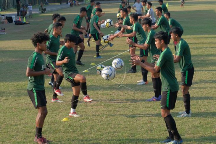 Timnas U-19 Indonesia berlatih jelang lawan China