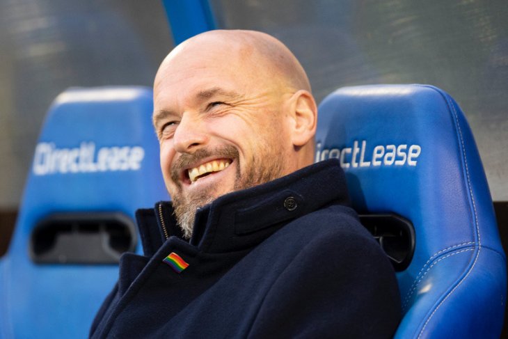 Erik ten Hag tegaskan akan tetap melatih Ajax