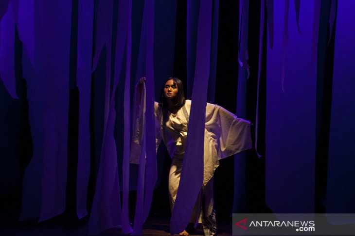 Teater Morito dan Dua Pelayan di Rashomon