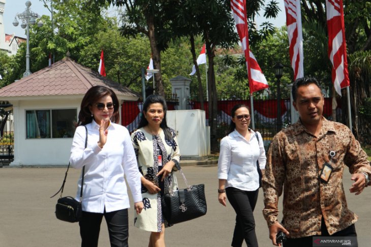 Politisi Golkar yang juga Bupati Minahasa Selatan datangi Istana Kepresidenan