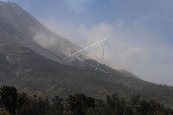 Debu pasir gunung Merapi