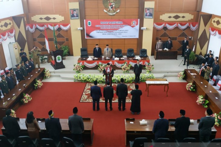 Paripurna pengucapan sumpah janji jabatan Pimpinan DPRD Kapuas Hulu