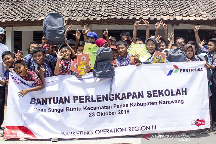 Bantuan Perlengkapan Sekolah di Karawang