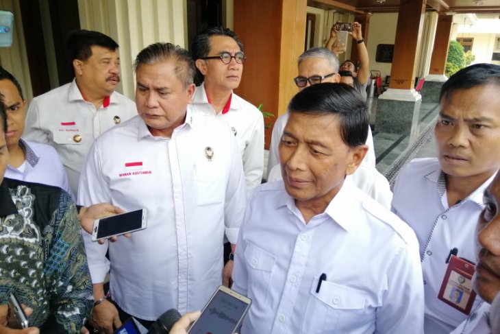 Wiranto sebut radikalisme menjadi PR buat Mahfud MD