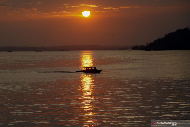 Nelayan Penajam terkena dampak pengeboran minyak lepas pantai dapat bantuan