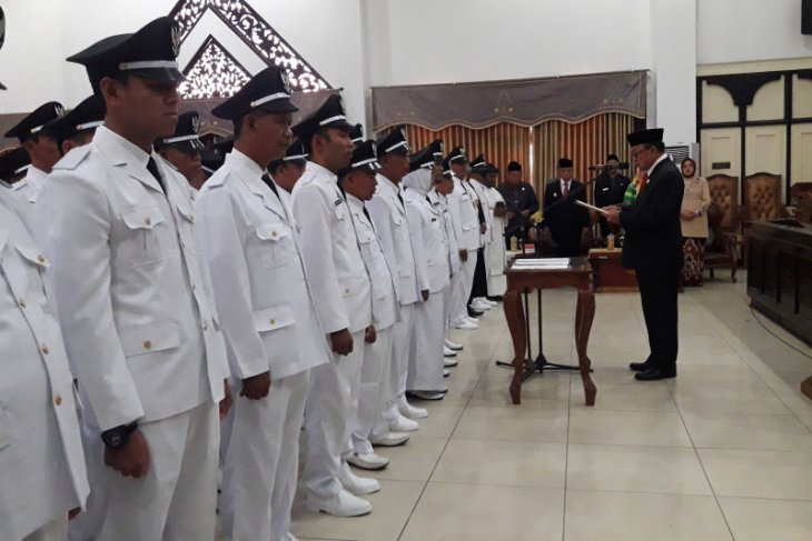 Tabalong Regent urges chiefs of villages to build BUMDes
