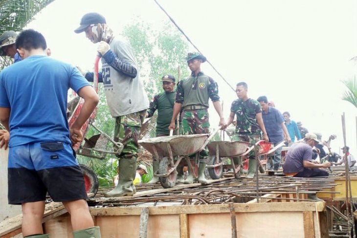 Pembangunan Jembatan Beton Di Kabupaten Indragiri Hilir Capai 61 Persen