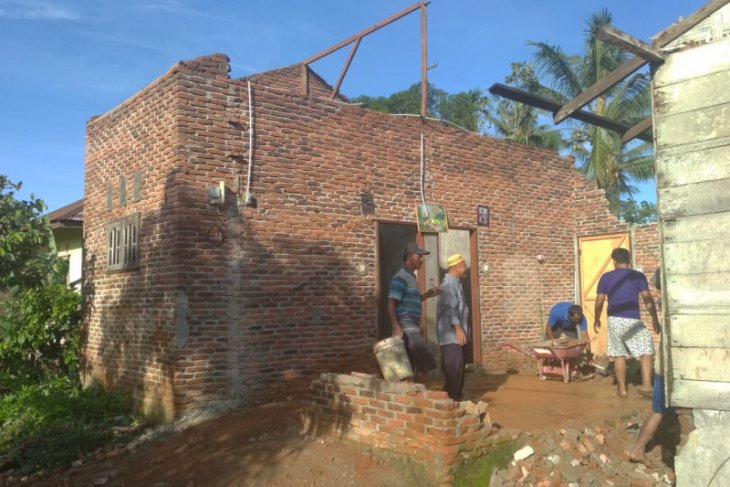 Puting beliung landa Langkat, tiga rumah warga rusak