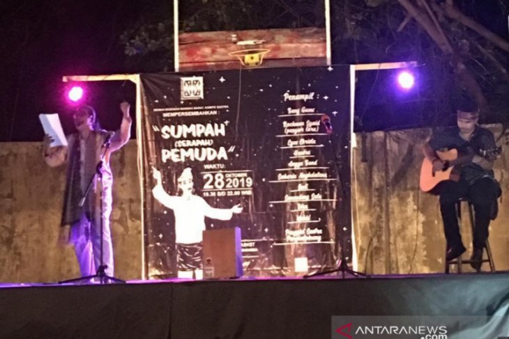 Dewan Kesenian Bangka Barat semangati pemuda dengan pementasan karya sastra
