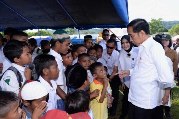 Warga Ambon kembali diguncang gempa magnitudo 32