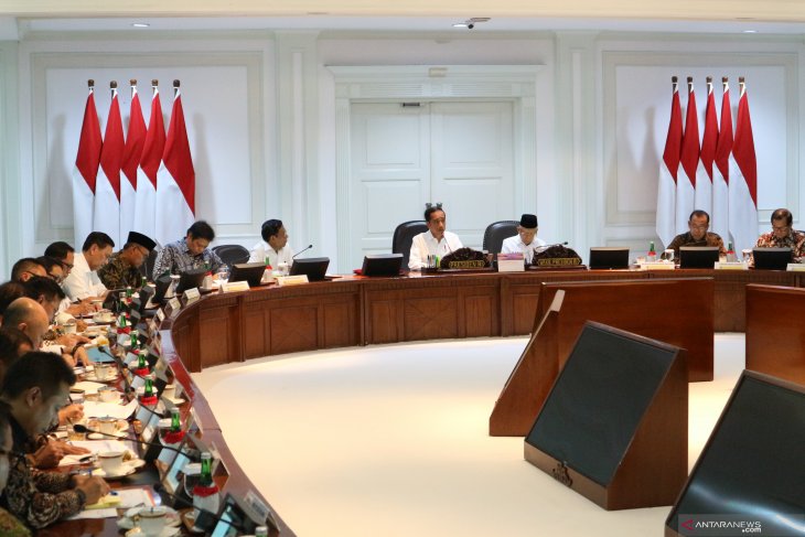 President emphasizes completion of international agreements by 2020
