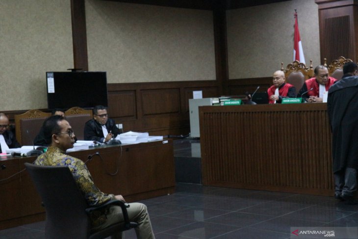 Dalam sidang terungkap dari proyek di Banten Wawan dapat 