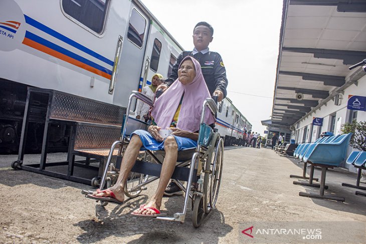 Layanan Kesehatan Gratis Rail Clinic