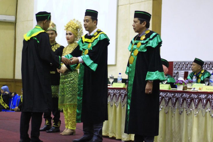 312 mahasiswa Universitas Abulyatama Diwisuda
