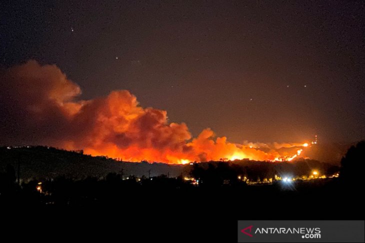 Hampir 8.000 orang dievakuasi akibat