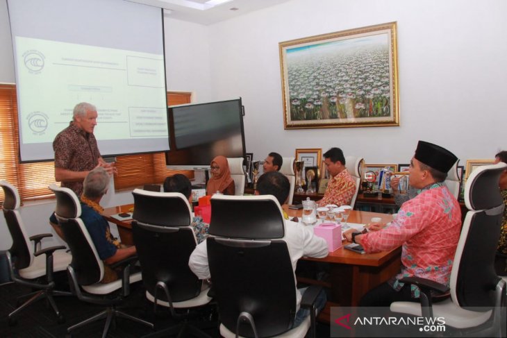 Banyuwangi tuan rumah Liga Selancar Dunia 2020