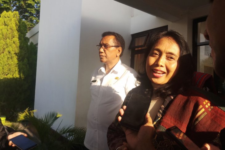 Minister points to persistent grim participation of female workforce
