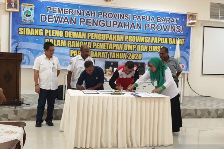 UMP Papua Barat 2020 diklaim sudah diatas KHL
