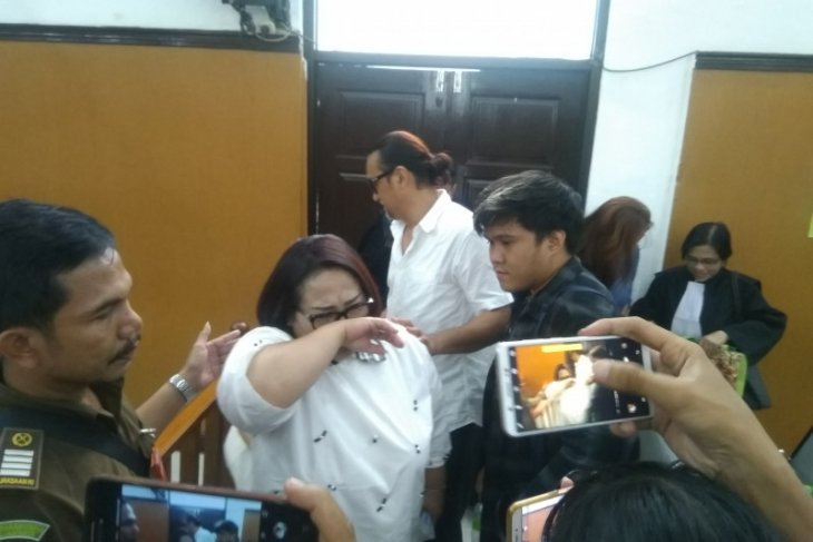 Terkait kasus narkoba, Nunung dan suami jalani sidang tuntutan