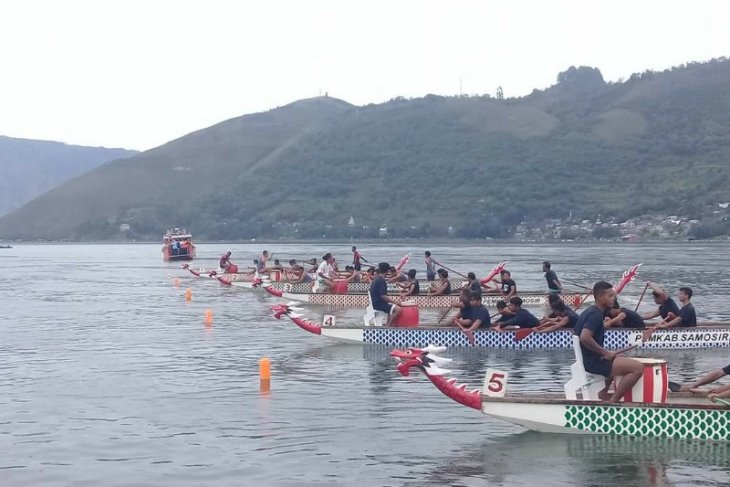 Bupati Samosir buka kejuaraan Solu Bolon Festival 2019