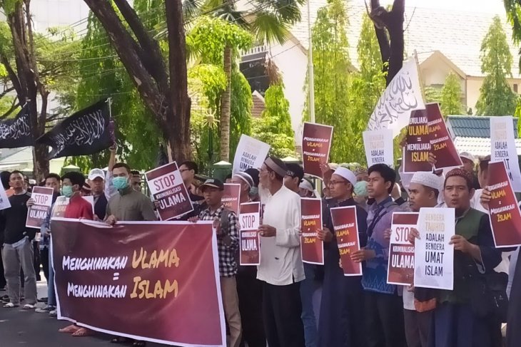 Sejumlah elemen gelar aksi damai bela ulama