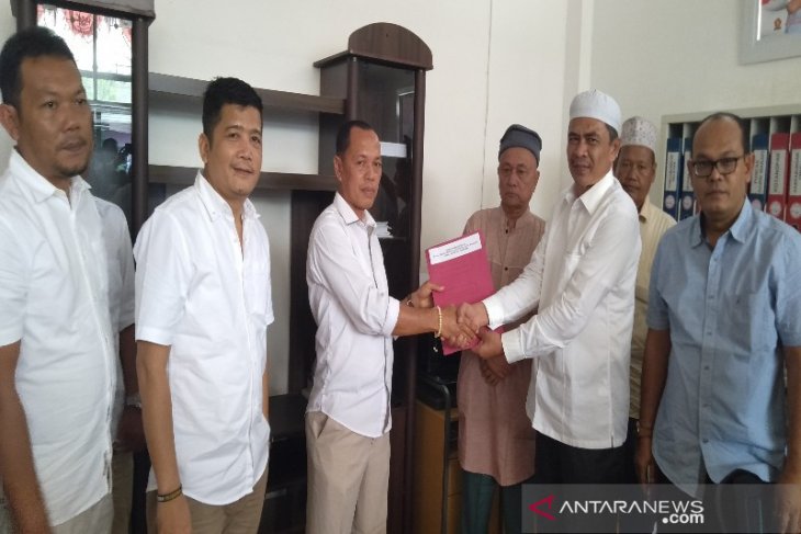 Aswin Parinduri juga kembalikan formulir pendaftaran ke Gerindra Madina
