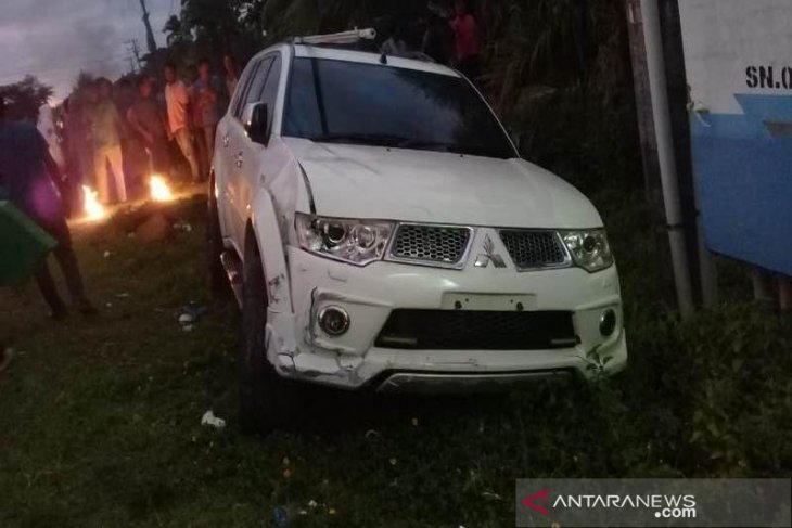 Mobil anggota dewan Aceh Jaya hantam pelajar di Sampoiniet