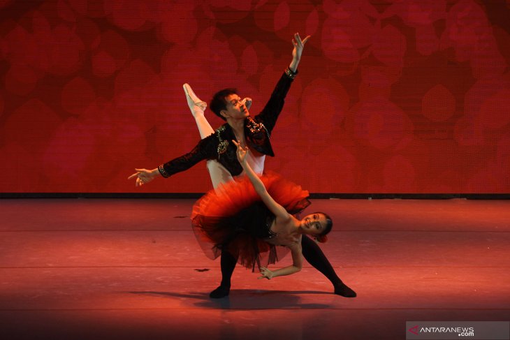 Pertunjukan tari balet Marlupi Dance Academy