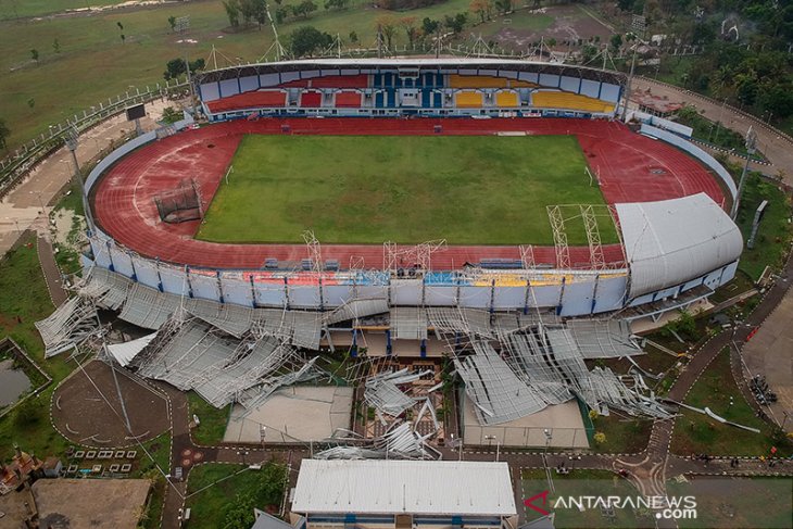 Stadion Sport Jabar Ambruk