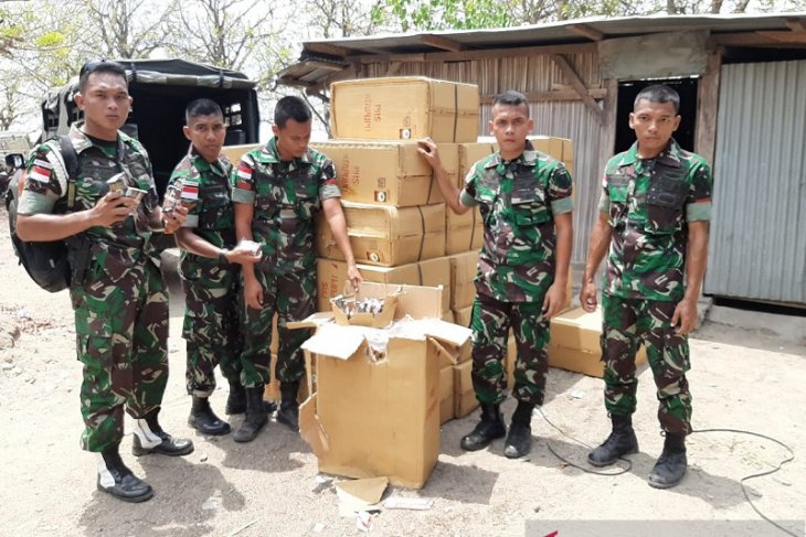 Tembakau ilegal, Satgas Pamtas Yonif R 142/KJ gagalkan penyelundupan