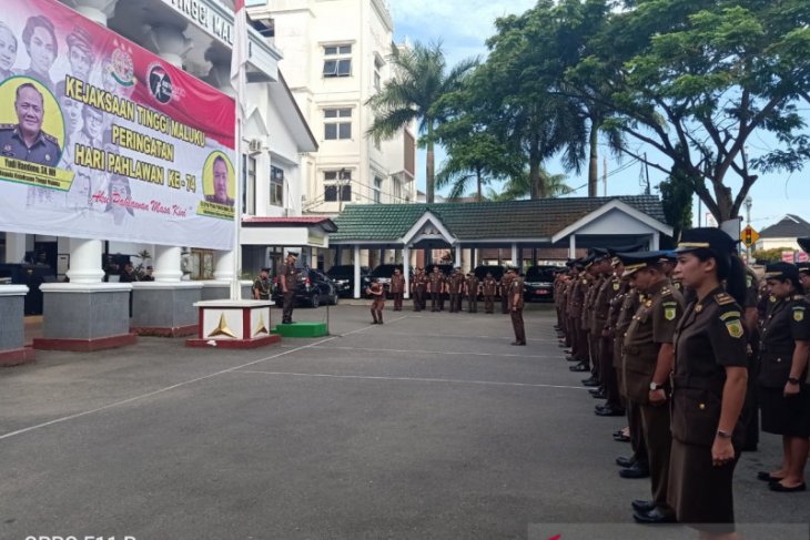 Peserta Rakerda Kejati Maluku jalani tes urin