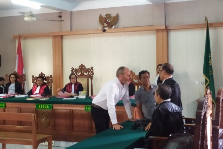 Warga Belanda dipenjara dua tahun atas perdagangan satwa dilindungi