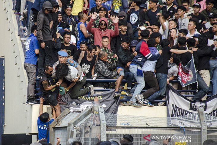 Persib Kalahkan Arema