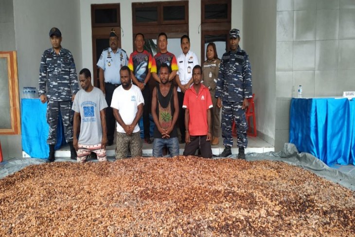 Navy arrests four PNG citizens for possession of illegal cacao