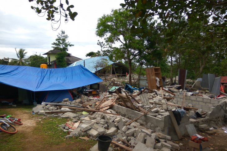 Gempa tektonik beruntun sebabkan warga Ambon kembali mengungsi
