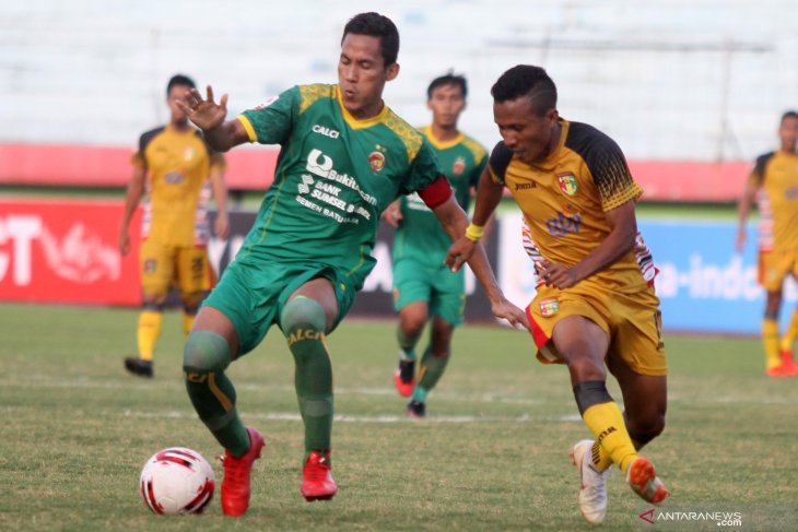 Mitra Kukar lawan Sriwijaya FC