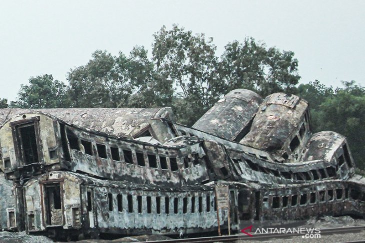 Pascakebakaran Gerbong Kereta Nonaktif