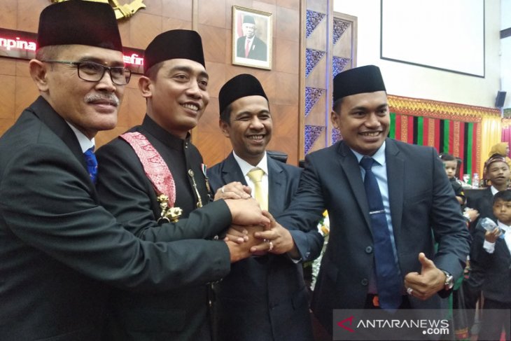 Ini empat pimpinan DPR Aceh definitif