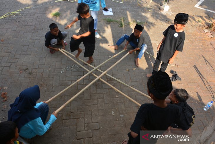 Festival permainan tradisional di Mojokerto