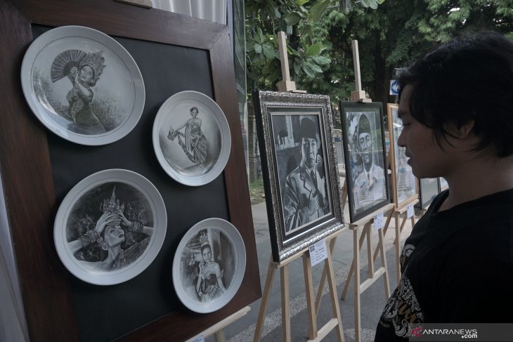 Pameran lukisan perupa daerah