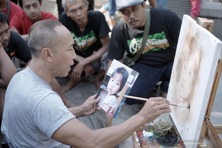 Pelatihan teknik melukis cepat