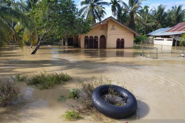 Banjir Rendam 10 Desa Di Nagan Raya - ANTARA News Aceh