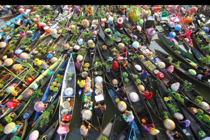 Pesona Pasar Terapung Lok Baintan 2019