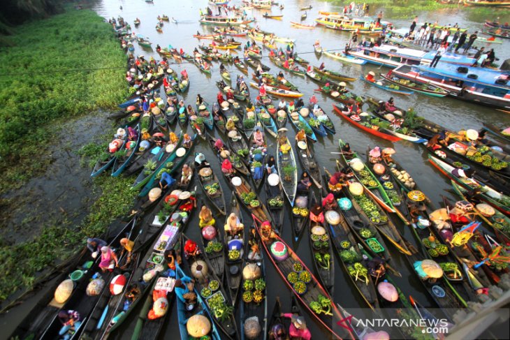 Festival Pesona Pasar Terapung Lok Baintan 2019