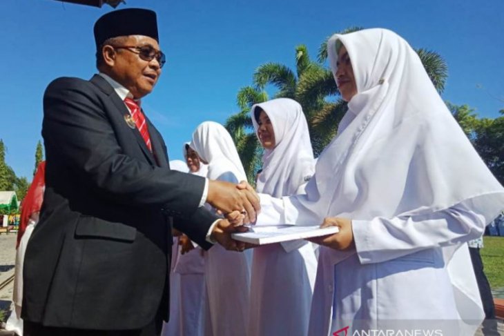 Pemkab Aceh Barat hadiahkan ibadah umrah kepada dokter teladan