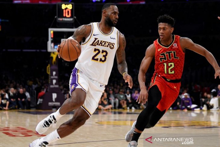 LeBron James pacu kemenangan Lakers