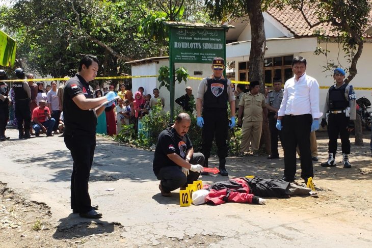 Korban diisukan dukun santet di Lumajang dibunuh dengan celurit
