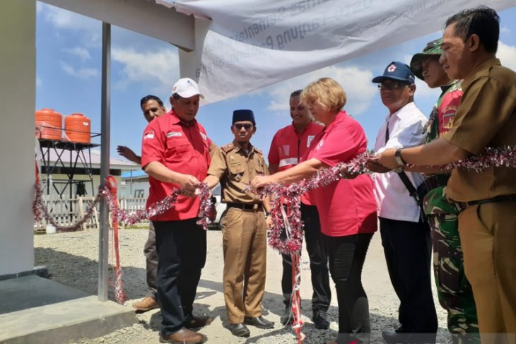 PMI serahkan bantuan fasilitas puskesmas pembantu untuk korban bencana di Donggala