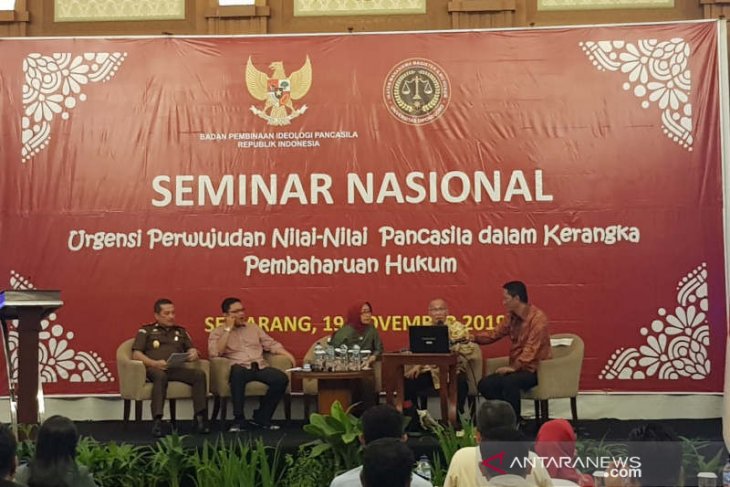 Guru Besar Undip Prof Barda: KUHP lama belum terintegrasi nilai-nilai Pancasila